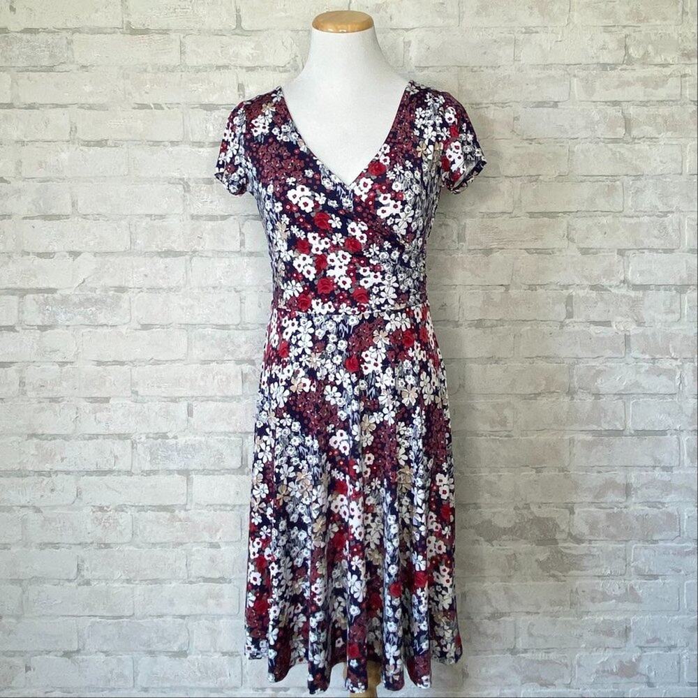 Kaileigh | Navy Blue, Red & White Floral Short Sleeve Mini Dress